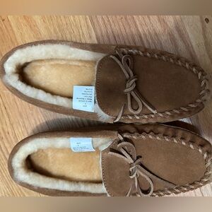 Kids LL Bean wicked good slippers size 5